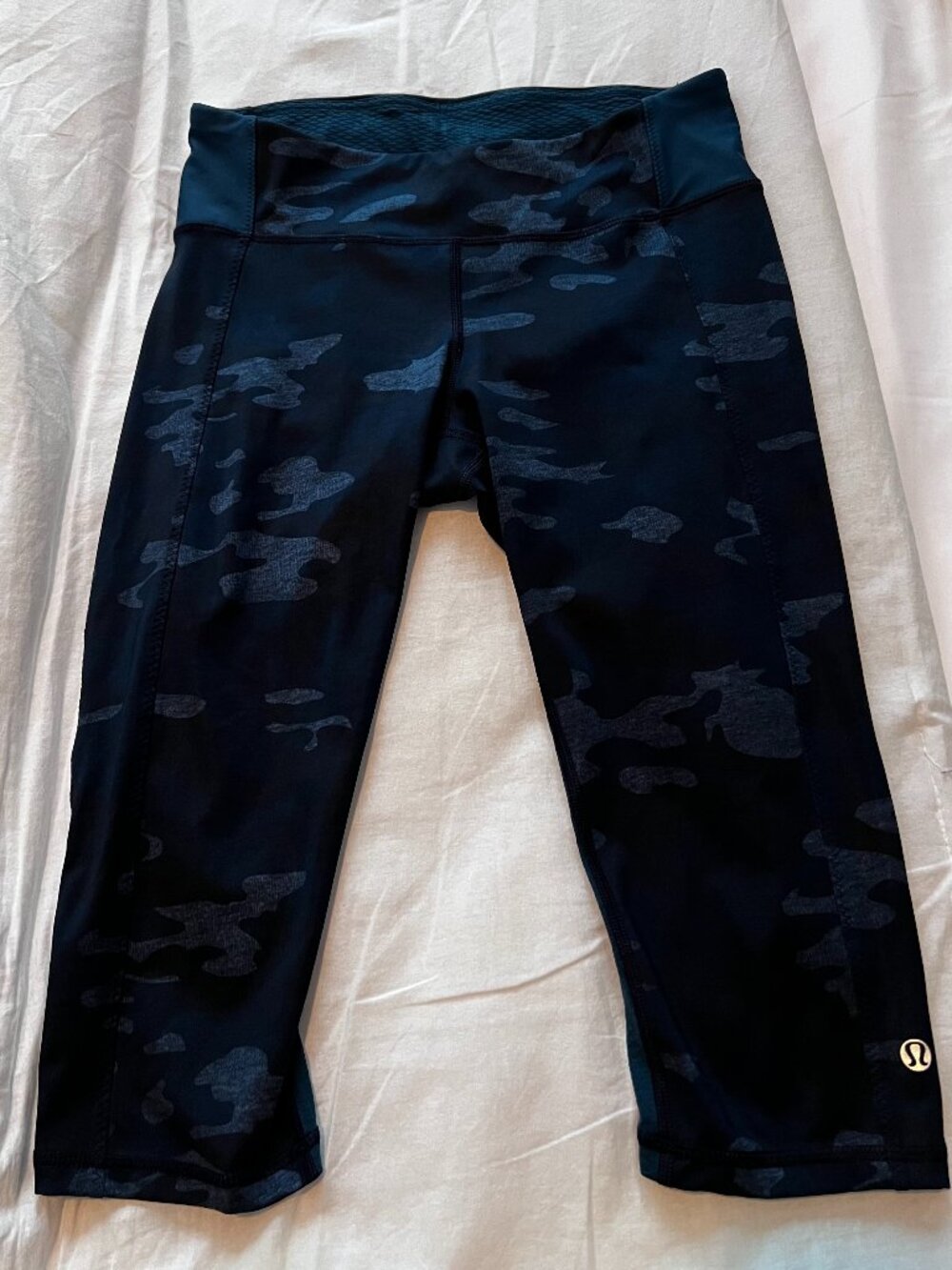 Lululemon Performance Camo Running Crops / Leggings